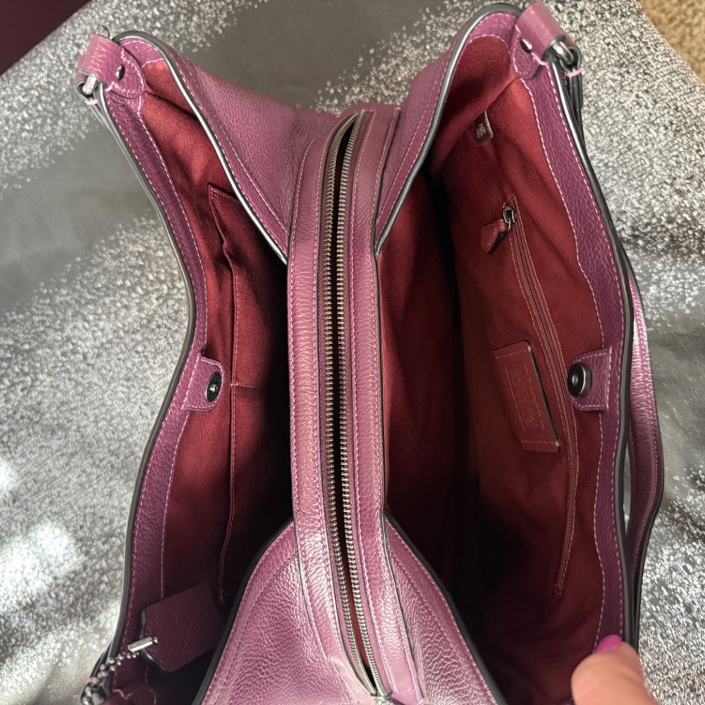Coach Plum Pebbled Leather Shoulder Bag Hobo Crossbody Zip Pocket - Picture 4 of 8